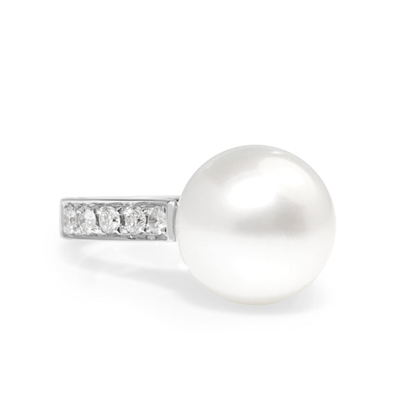 18ct White Gold South Sea 11mm Pearl and Diamond Ring