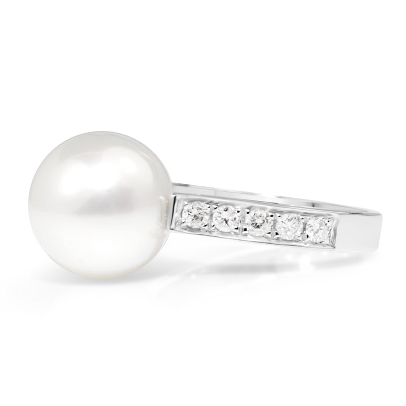 18ct White Gold South Sea 11mm Pearl and Diamond Ring