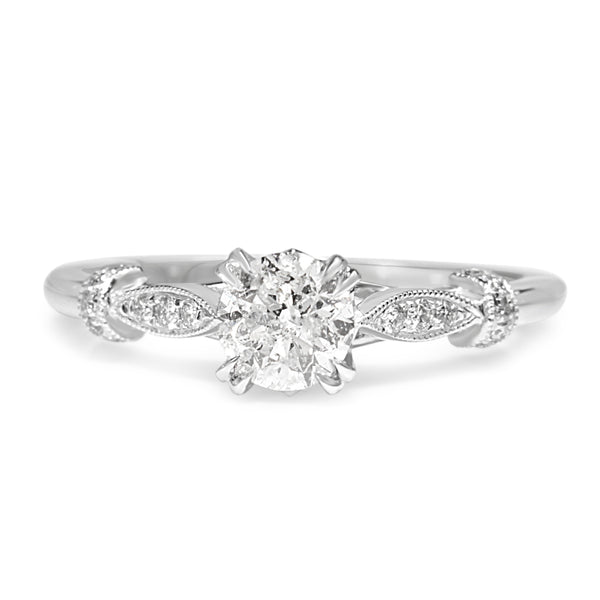 18ct White Gold Vintage Style Solitaire Ring