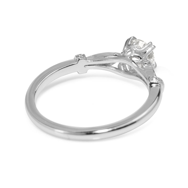 18ct White Gold Vintage Style Solitaire Ring