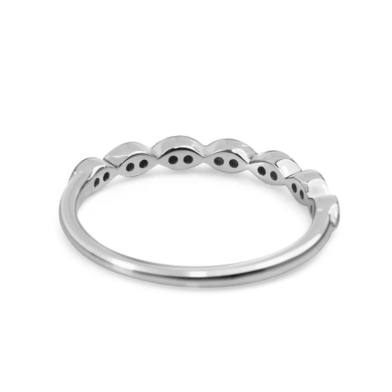 18ct White Gold Vintage Style Diamond Band