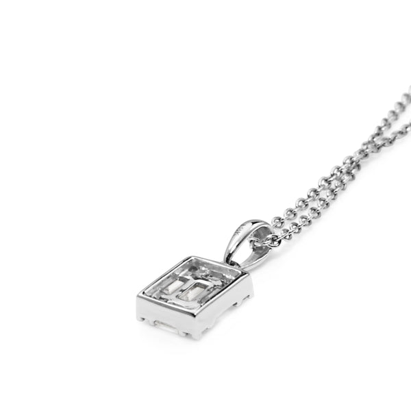 18ct White Gold Diamond Pendant