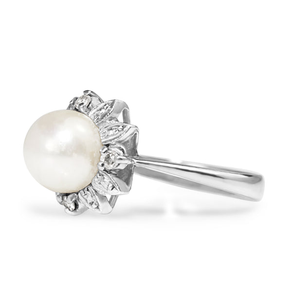 14ct White Gold Vintage Cultured Pearl and Single Cut Diamond Ring