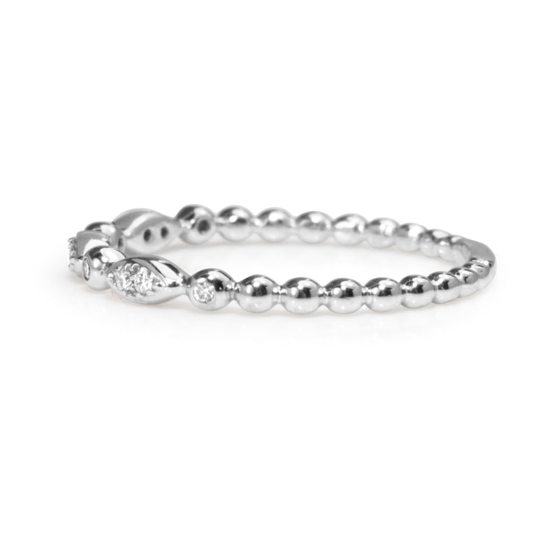 9ct White Gold Vintage Style Diamond Band