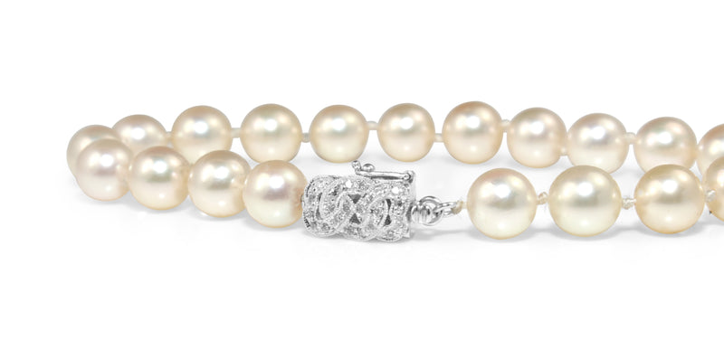 18ct White Gold Cultured Pearl Bracelet with Diamond Clasp
