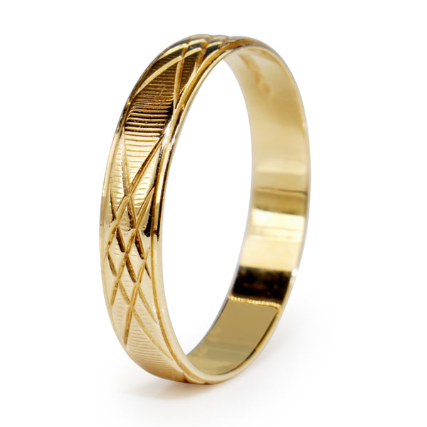 18ct Yellow Gold Engraved Vintage Wedding Band
