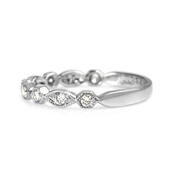 9ct White Gold Vintage Style Diamond Band