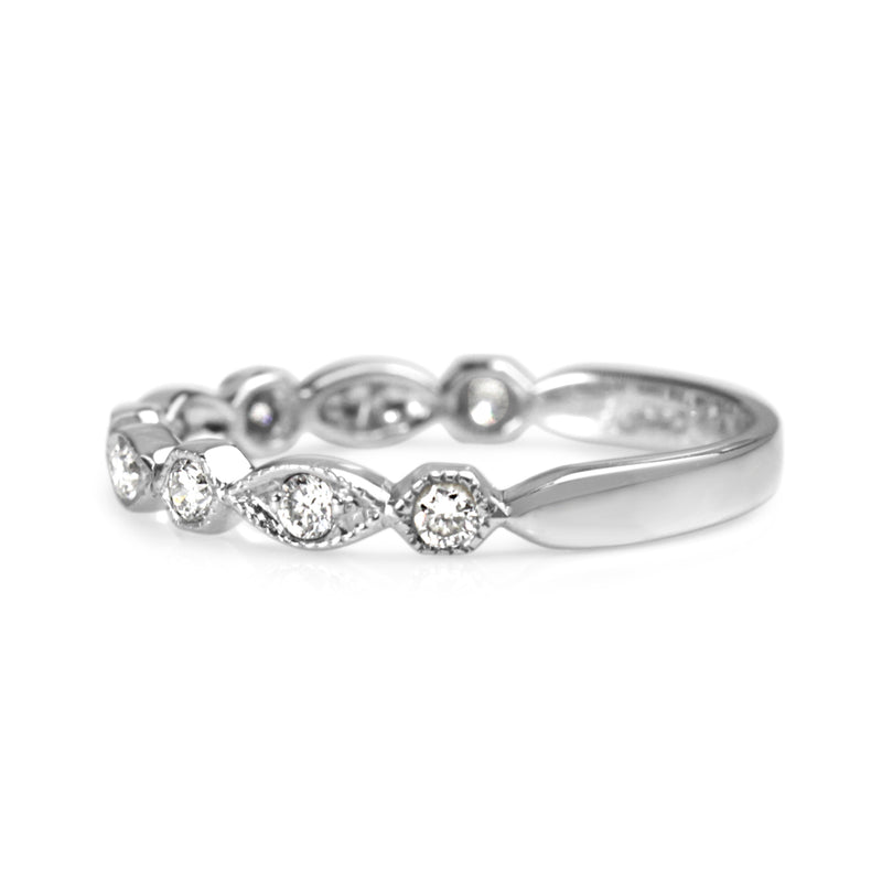 9ct White Gold Vintage Style Diamond Band