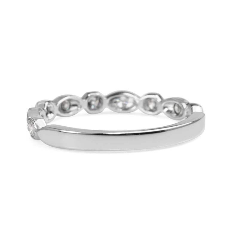 9ct White Gold Vintage Style Diamond Band