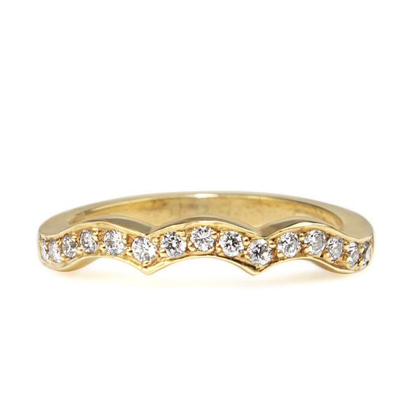 18ct Yellow Gold Shaped Diamond Band