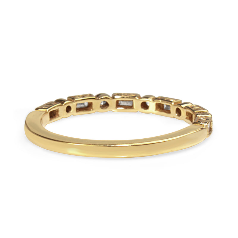 18ct Yellow Gold Deco Style Diamond Band