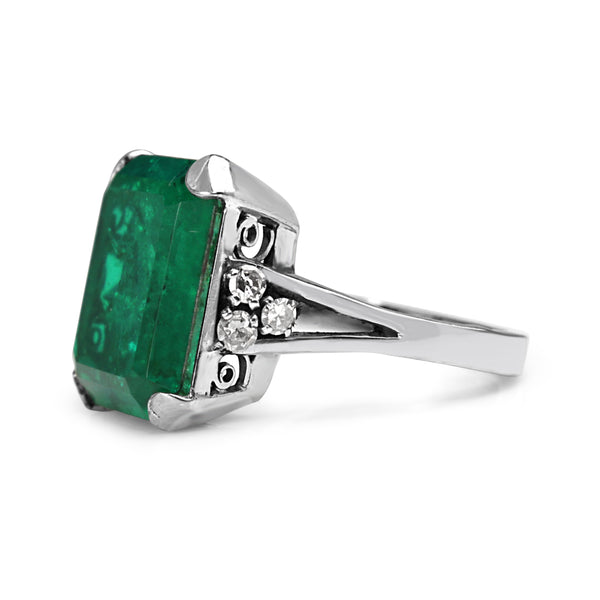 14ct White Gold Emerald and Single Cut Diamond Ring