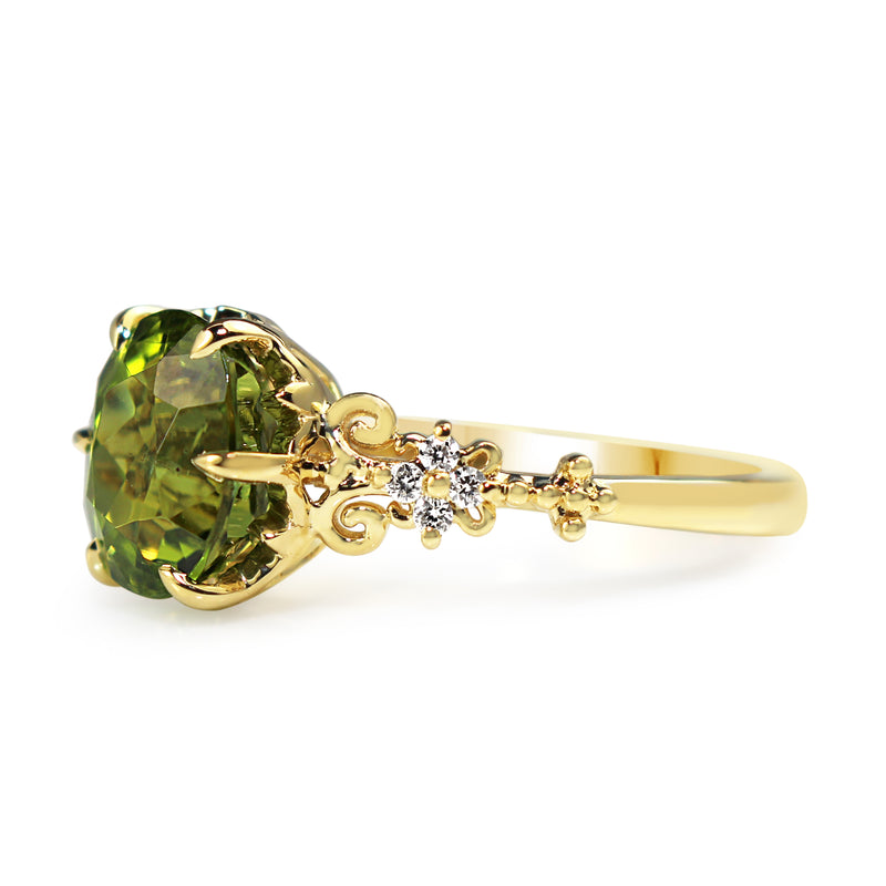18ct Yellow Gold Vintage Style Peridot and Diamond Solitaire Ring