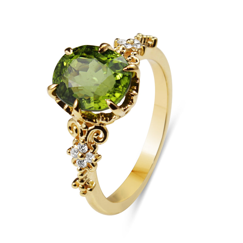 18ct Yellow Gold Vintage Style Peridot and Diamond Solitaire Ring