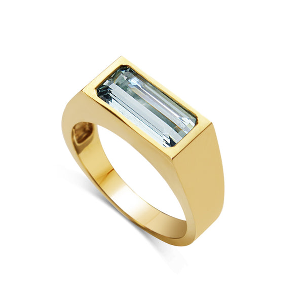 18ct Yellow Gold East West Set Aquamarine Ring