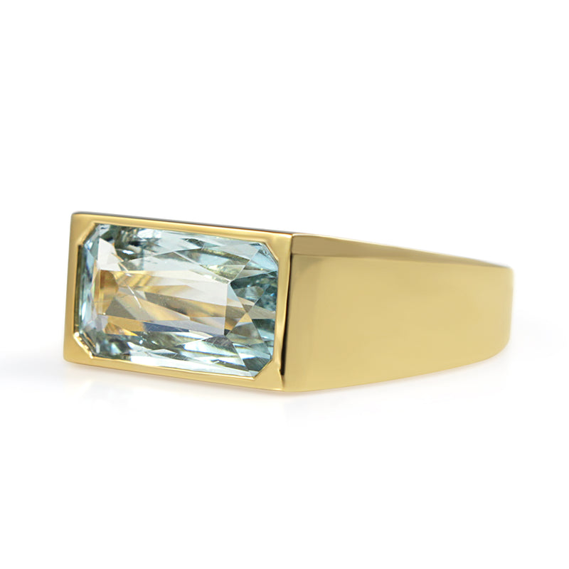 18ct Yellow Gold East West Set Aquamarine Ring