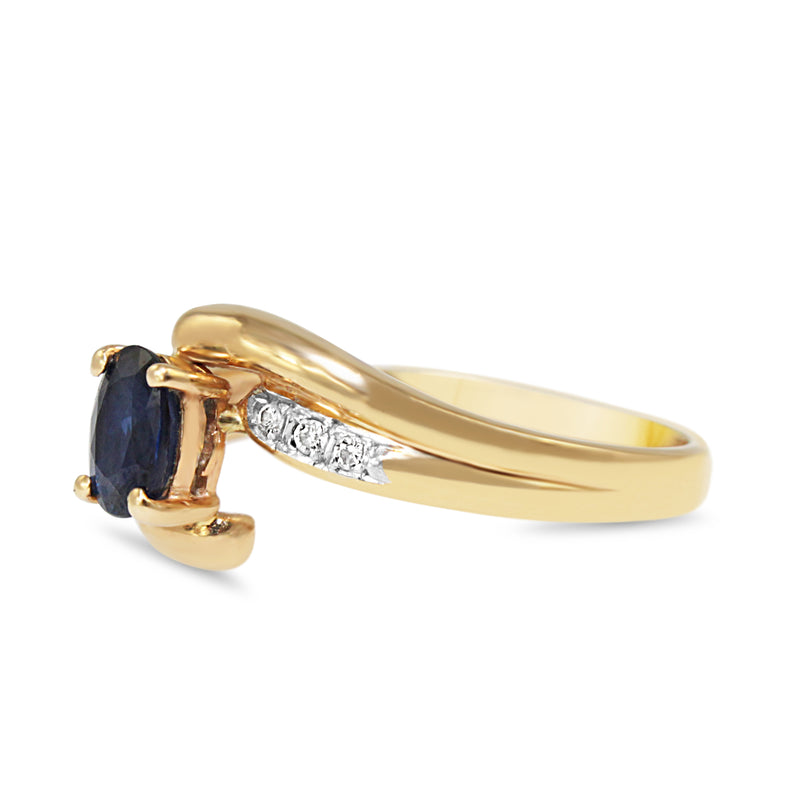14ct Yellow Gold Sapphire and Diamond Vintage Twist Ring