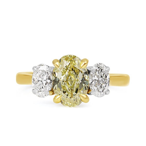 18ct Yellow and White Gold Yellow and White Oval Diamond Ring