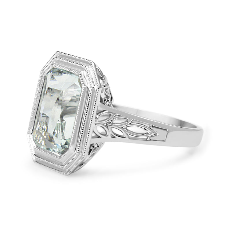 9ct White Gold Deco Style Aquamarine Ring