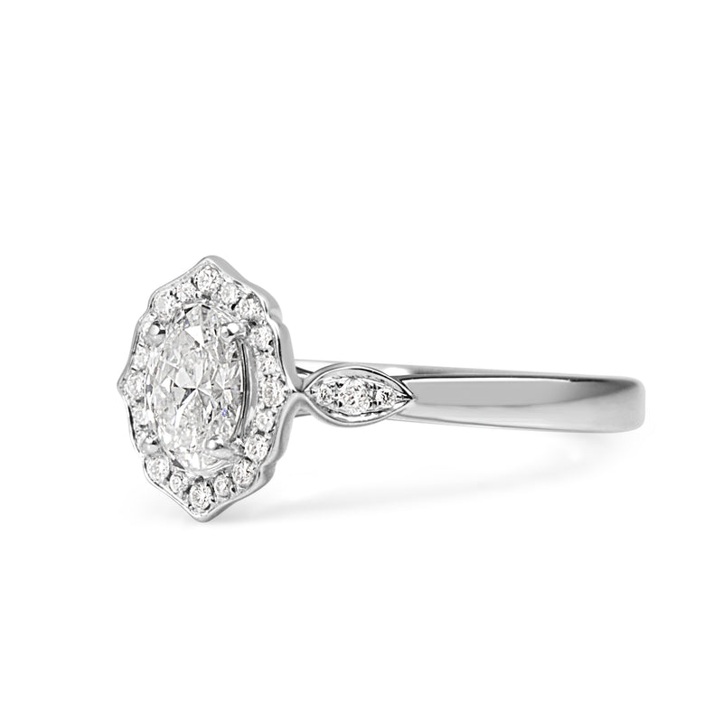 18ct White Gold Vintage Style Oval Diamond Ring