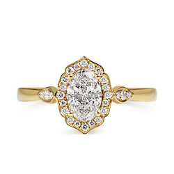 18ct Yellow Gold Vintage Style Oval Halo Ring