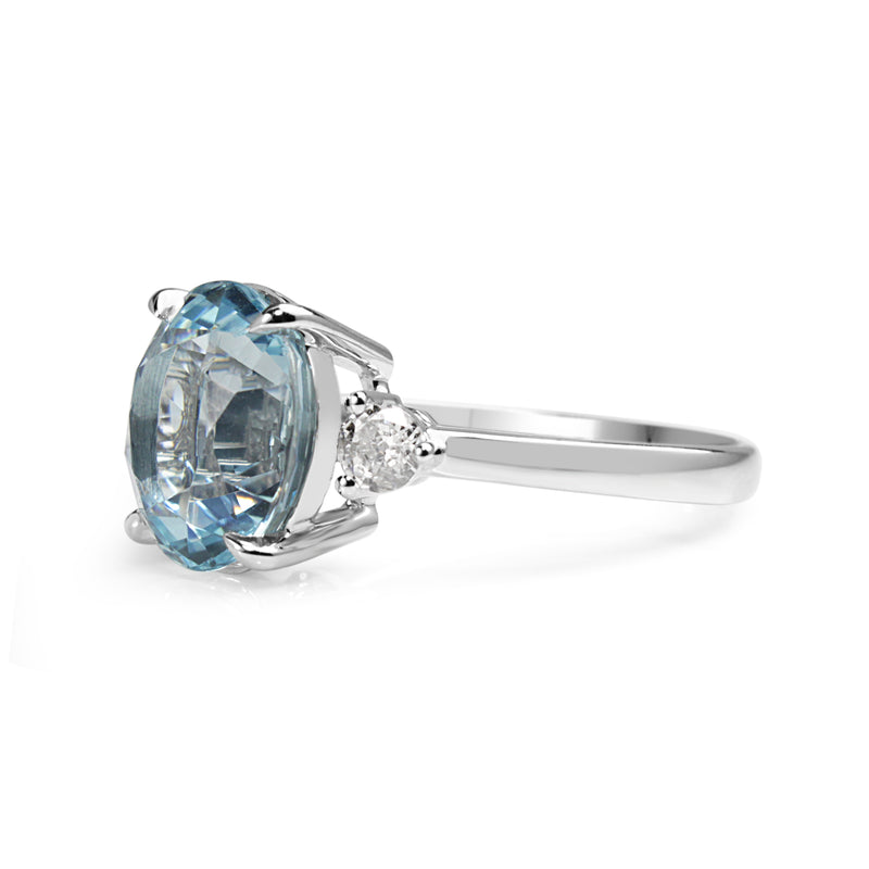 18ct White Gold Aquamarine and Old Cut Diamond 3 Stone Ring