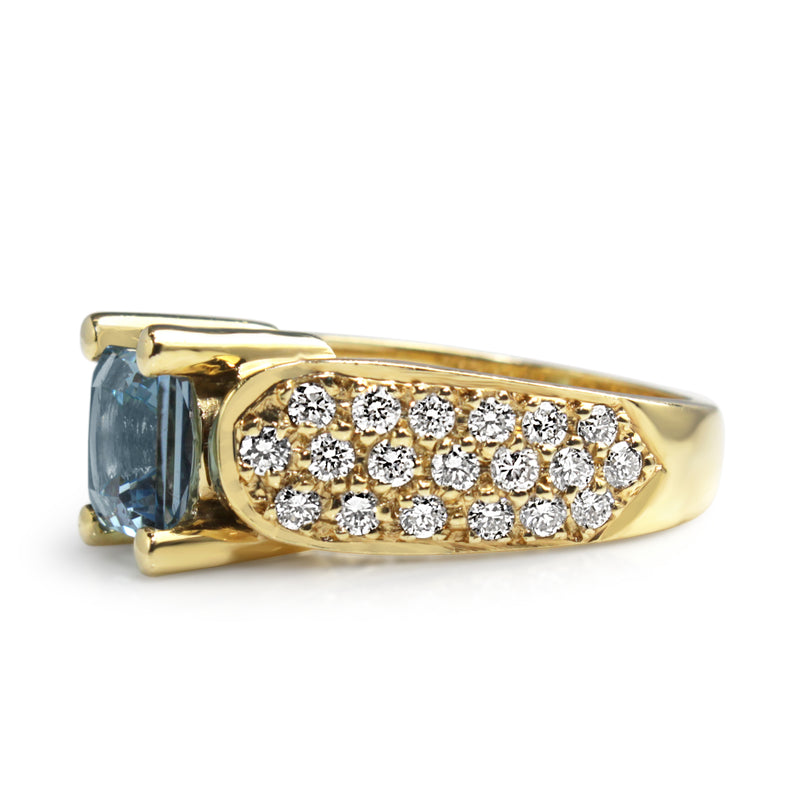 14ct Yellow Gold Aquamarine and Diamond Pavé Ring