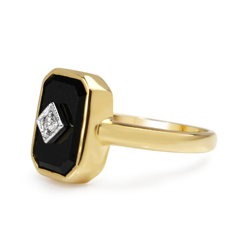 9ct Yellow Gold Onyx and Diamond Rectangle Ring