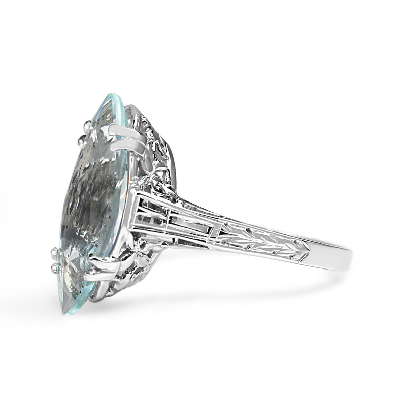 18ct White Gold Vintage Aquamarine Ring