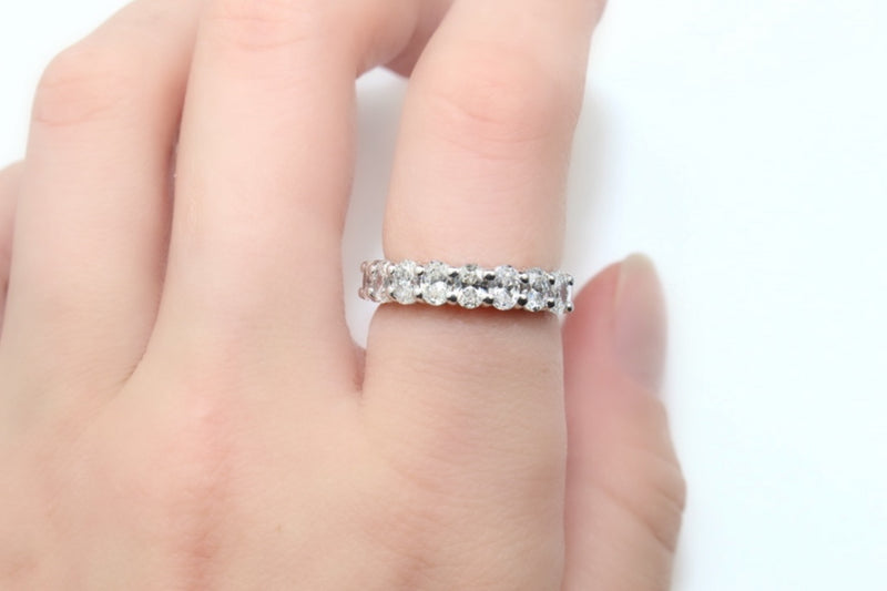 18ct White Gold Oval Diamond Band