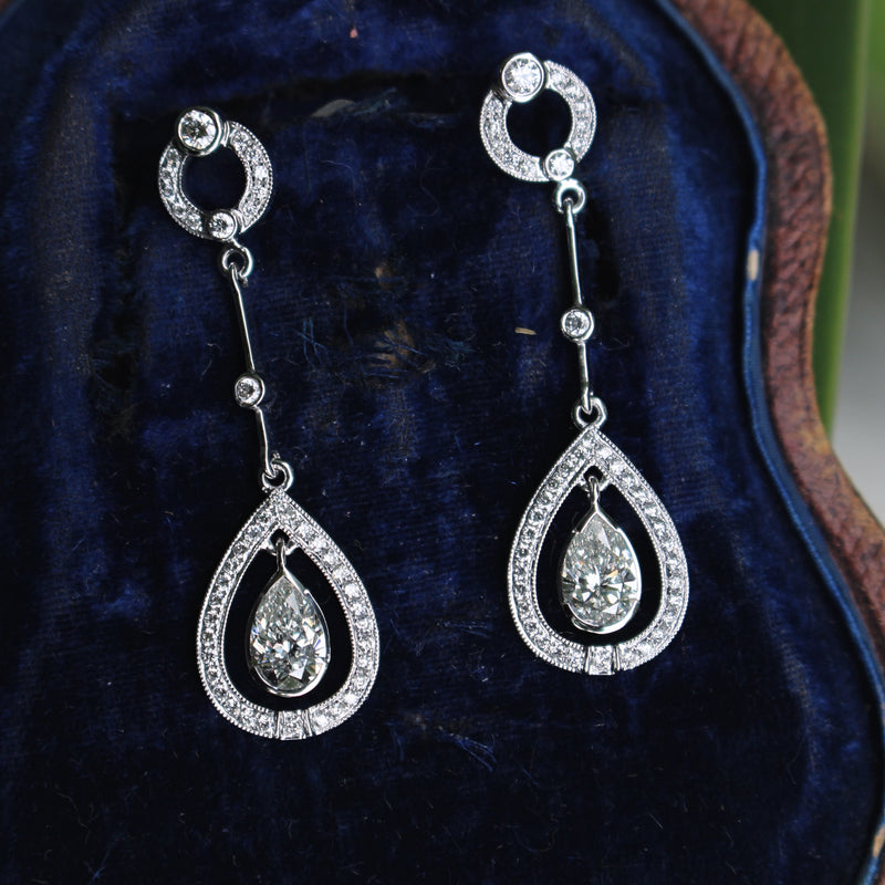 18ct White Gold Art Deco Style Diamond Drop Earrings