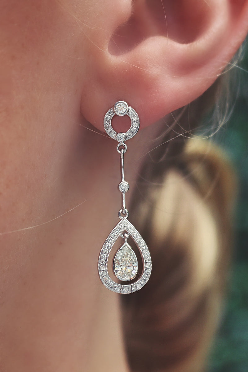 18ct White Gold Art Deco Style Diamond Drop Earrings